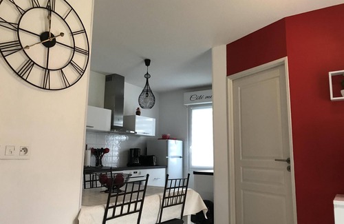 Kokotia Apartment | Apartment with private box in residence with swimming pool and parking space