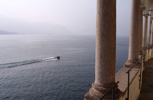 Villaggio Belmonte Apartment | Apartment with a superb lake view, pool and two balconies