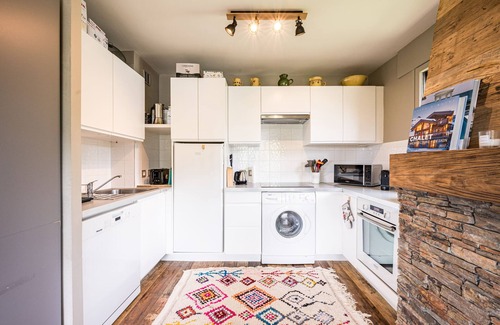 Le Planellet Apartment | Apartment with balcony 10 min walk from the slopes