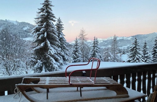 Le Planellet Apartment | Apartment with balcony 10 min walk from the slopes