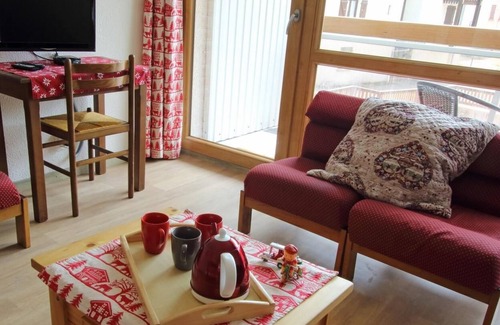 Mijoux Apartment | Apartment with balcony -6 to 9 people