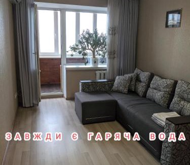 Degtyari Apartment | Apartment with balcony on Peremohy Avenue 43