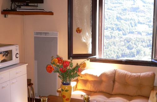Gedre Apartment | Apartment with garden with magnificent view of the village and the mountains