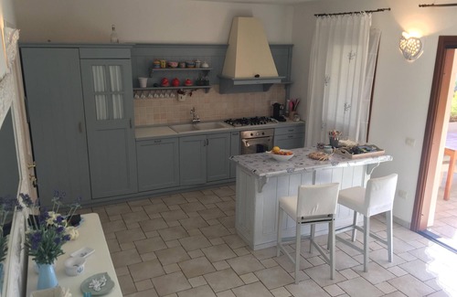 Cannigione Apartment | Apartment with garden Cannigione - I.U.N. T4142