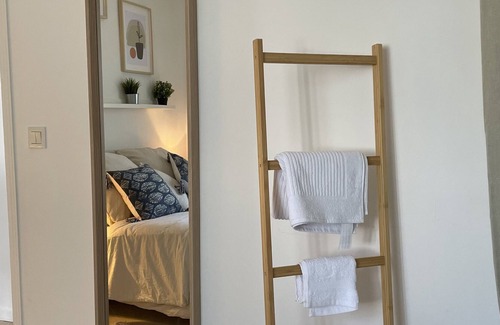 Boisseron Apartment | Apartment with garden