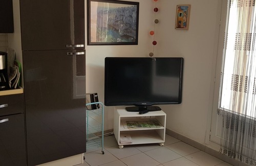 8th Arrondissement Apartment | Apartment with garden by the sea