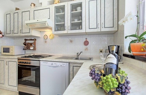 Valica Apartment | Apartment with garden view