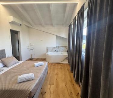 Mozzate Apartment | Apartment with Jacuzzi near Como Milano FREE PARKING