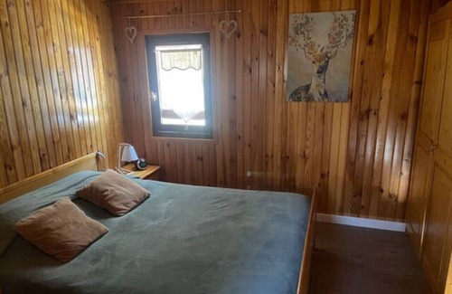 Les Angles House | Apartment with lake and mountain views 100 m from the slopes