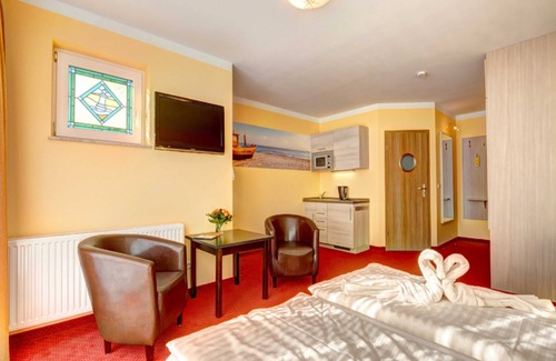 Ahlbeck House | Apartment with pantry kitchen - Aparthotel Strandhus Trivago Award Best 3-Star