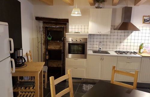 Cassone Apartment | Apartment with parking space Romantic close to beaches and clubs