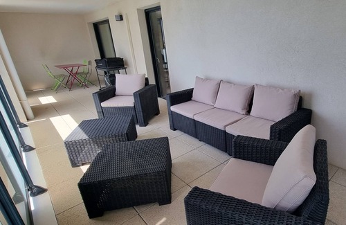 Le Cres Apartment | Apartment with pool 10 minutes from the beach
