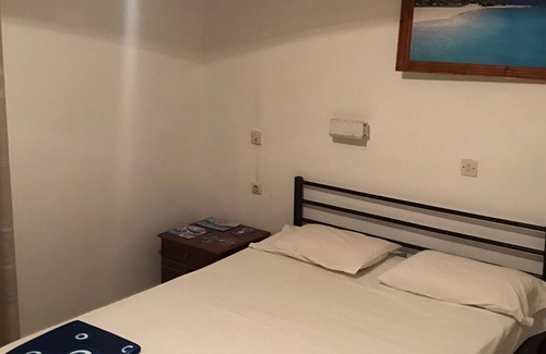 Esperion Apartment | Apartment with pool - 5 min from the beach!