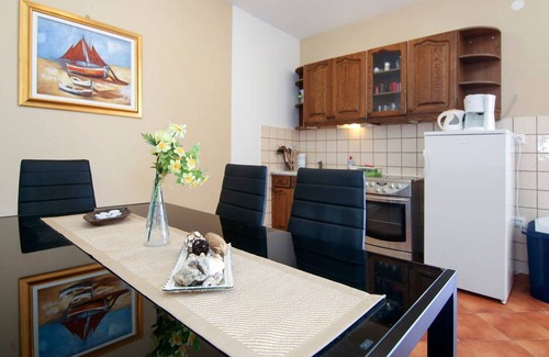 Medici Apartment | Apartment with pool for 2 to 7 people. - Quiet location - pure holiday feeling