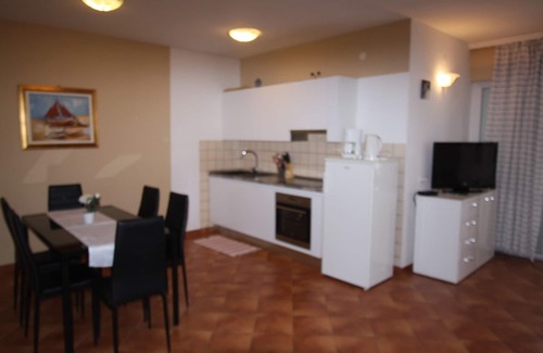 Medici Apartment | Apartment with pool for 2 to 7 people. - Quiet location - pure holiday feeling