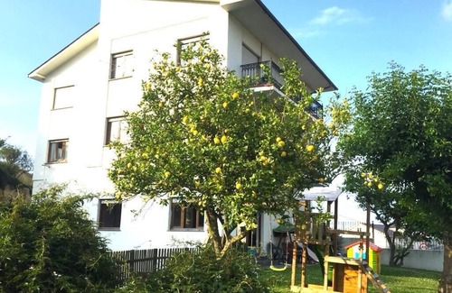 Figueras (Castropol) Apartment | Apartment with private garden and sea views on the coast of Asturias