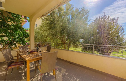 Vidalici Apartment | Apartment with sea view, directly at the beach, beach chairs