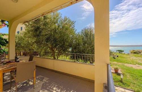 Vidalici Apartment | Apartment with sea view, directly at the beach, beach chairs