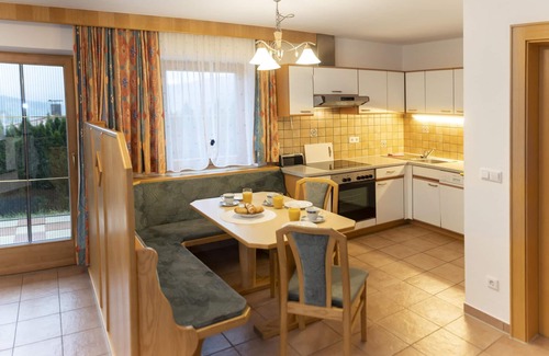 Oberau Apartment | Apartment with sun terrace, ski bus nearby