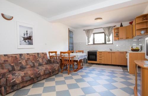 Molunat Apartment | Apartment with terrace and pool