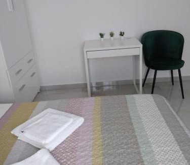 Pirovac Apartment | Apartment with Terrace and Garden