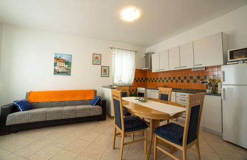 Volosko Apartment | Apartment with terrace, sea view and parking in its own courtyard