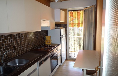 Hyeres City Centre Apartment | Apartment with terrace in residence with tennis and swimming pool