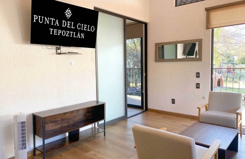 Tepoztlan Apartment | Apartment with View of the Tepoztlán Mountains