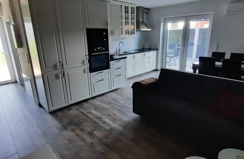 Harsewinkel Apartment | Apartment 'Wohnen 2A' with Private Terrace, Wi-Fi and Air Conditioning