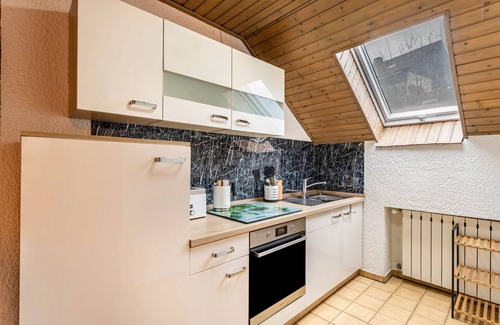 Assinghausen Apartment | Apartment 'Wohnung 1' with Shared Terrace, Shared Garden and Wi-Fi