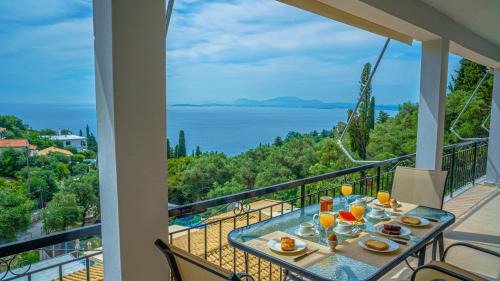 Nisaki Apartment | Apartment Zeus with private pool and sea view