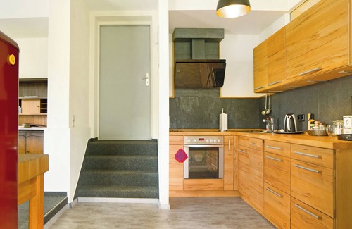 Elzach Apartment | Apartment 'Zum Goldenen Kopf' with Private Garden and Wi-Fi