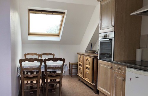 Saint-Yvi Apartment | Apartmentin the heart of a horse riding center