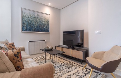 Malasana Apartment | Apartmento Chamberi con Piscina de Temporada Verano ( Alberto Alquilera I )
