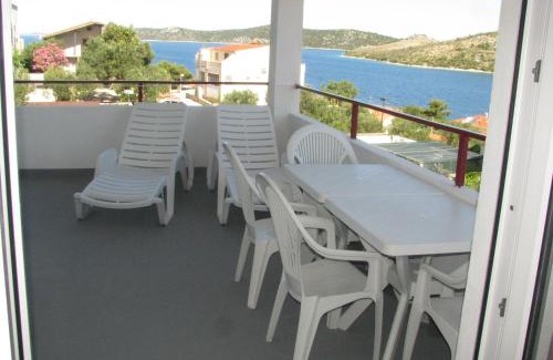 Grebastica Apartment | Apartments Šparada Mladen