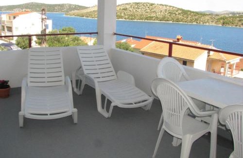 Grebastica Apartment | Apartments Šparada Mladen