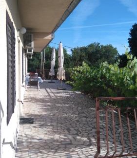 Sibinj Krmpotski House | Apartments and rooms Sanja