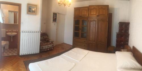 Rab Town House | Apartments and rooms Krstina