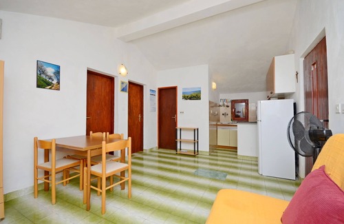 Cove Basina (Jelsa) Apartment | Apartments Antun (40631-A1) - Vrbanj