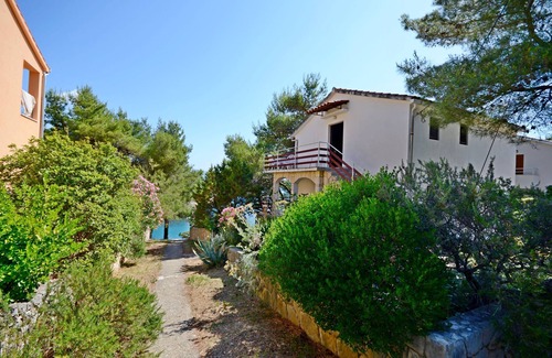 Cove Basina (Jelsa) Apartment | Apartments Antun (40631-A1) - Vrbanj