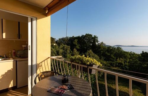 Plat Apartment | Apartments Belenum - Comfort Double Room with Balcony and Sea View no 1