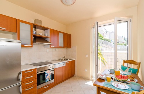 Ploce Apartment | Apartments Bonavista - Superior Two Bedroom Apartment with Balcony and Sea View (A1)