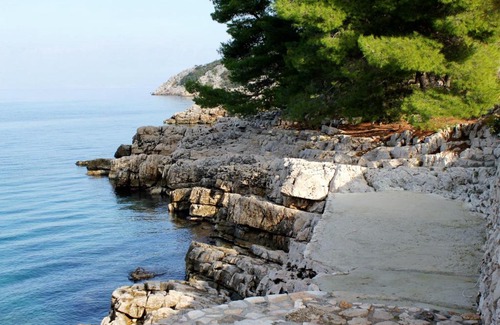 Pokrivenik Apartment | Apartments by the sea Cove Pokrivenik, Hvar - 5224