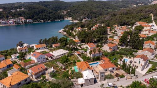 Sumartin Apartment | Apartments by the sea Sumartin, Brac - 764