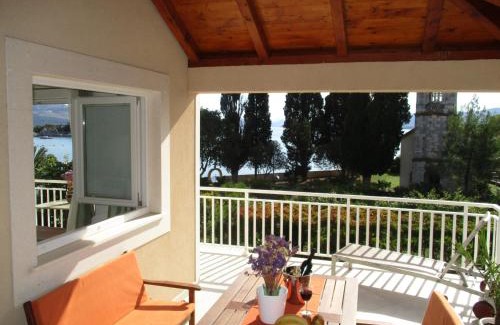 Janjina Apartment | Apartments Carol
