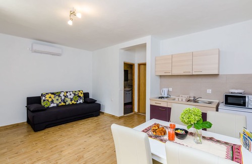 Cilipi Apartment | Apartments Dubrovnik Airport - One Bedroom Apartment with Balcony No. 3