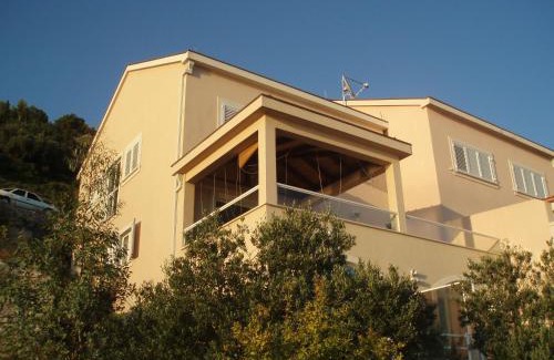 Gruz Apartment | Apartments F & P