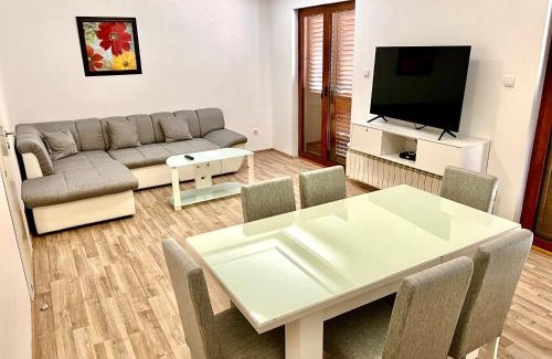 Donja Lastva Apartment | Apartments Family