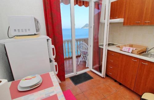 Sobra Apartment | Apartments Filipovi - One-Bedroom Apartment with Balcony and Sea View A1