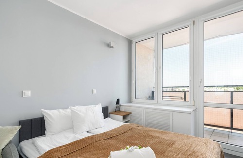 Grunwald Apartment | Apartments Głogowska by Renters